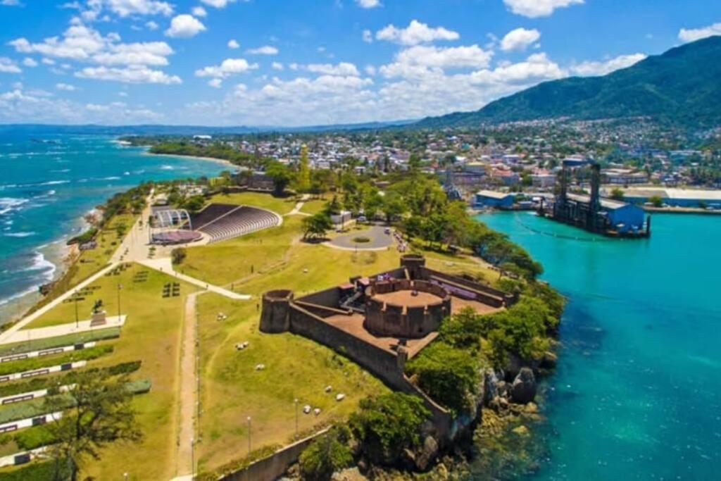 El más completo, a menos de 5 minutos de la playa, free wifi fuera del alojamiento Puerto Plata Exterior foto