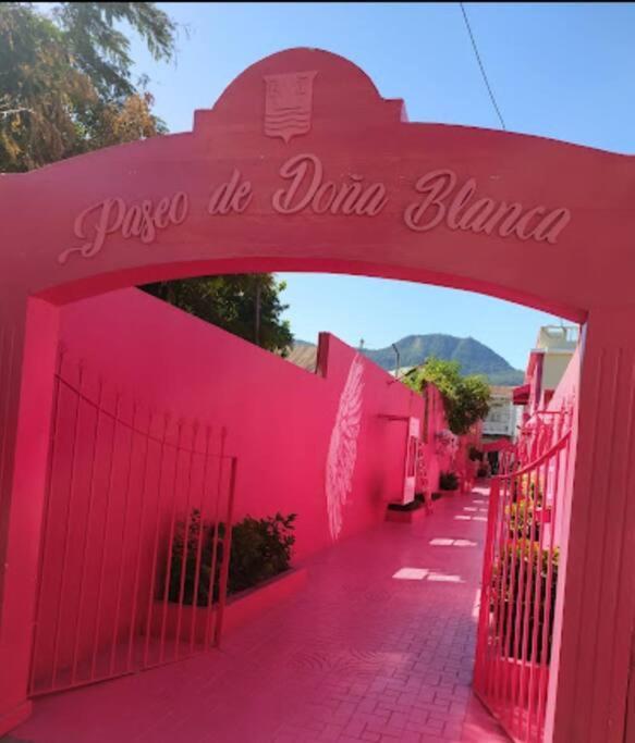 El más completo, a menos de 5 minutos de la playa, free wifi fuera del alojamiento Puerto Plata Exterior foto