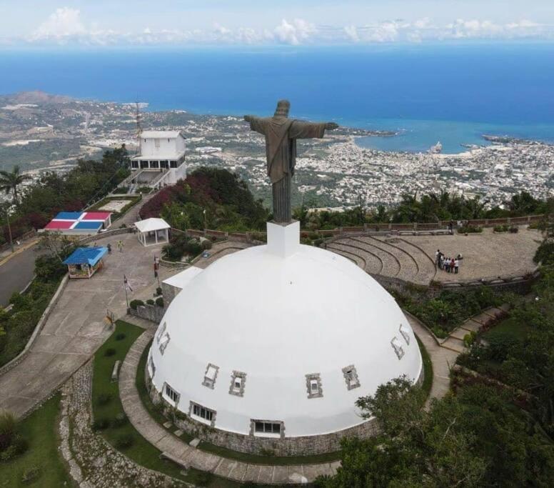 El más completo, a menos de 5 minutos de la playa, free wifi fuera del alojamiento Puerto Plata Exterior foto