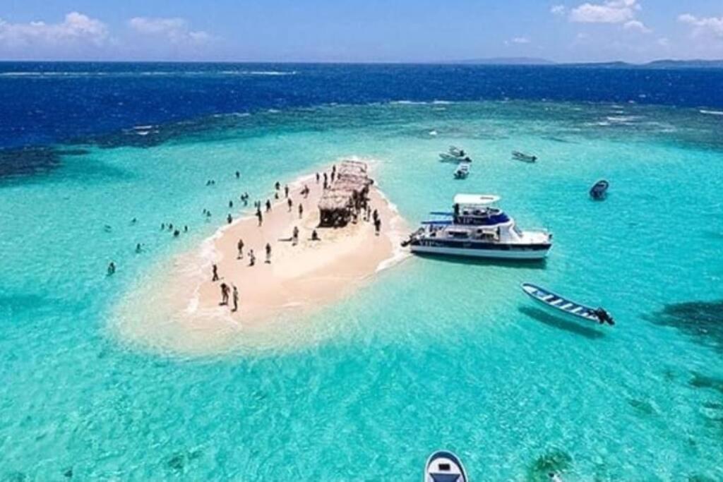 El más completo, a menos de 5 minutos de la playa, free wifi fuera del alojamiento Puerto Plata Exterior foto